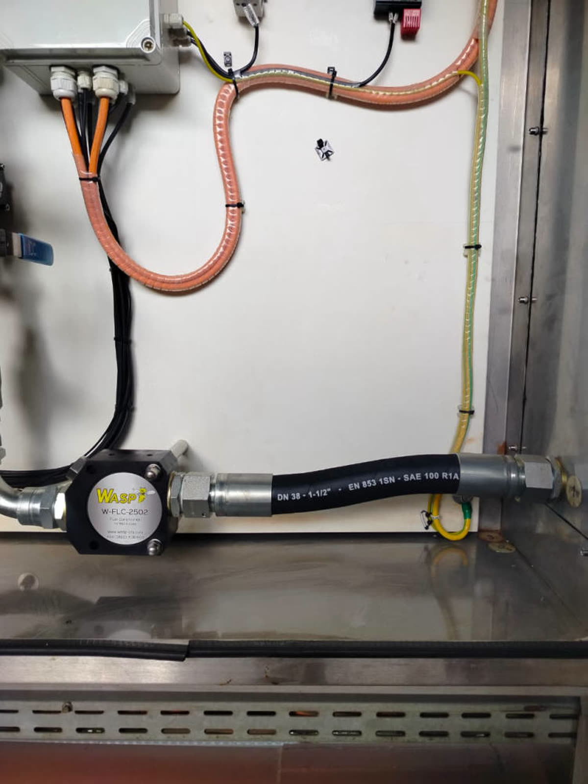 Flow meter & flexible hose