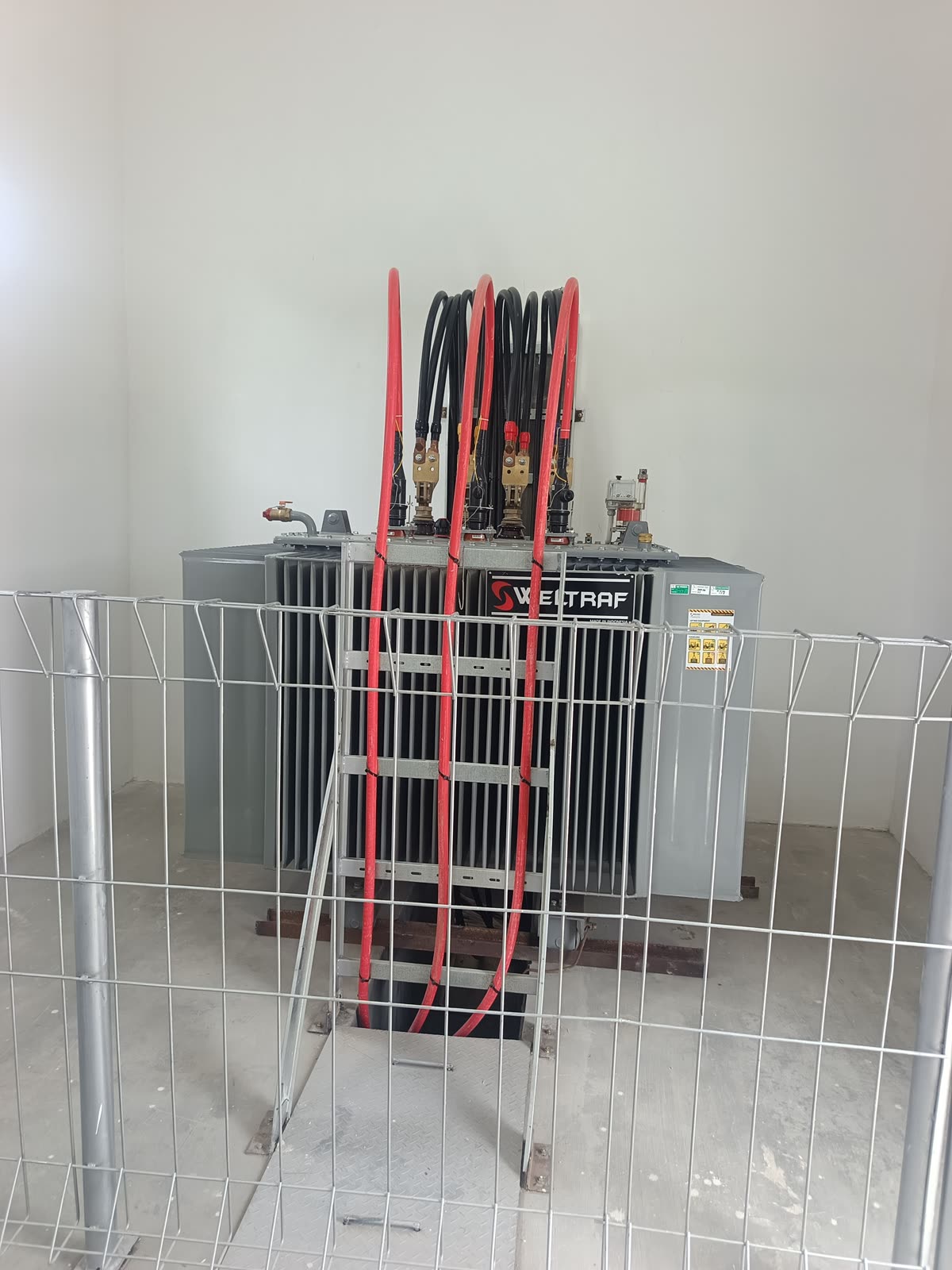 Trafo WELTRAF terpasang &mdash; tambah daya 1.110 kVA PT Ratu Makmur Abadi